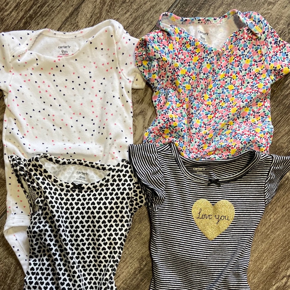 Set of 6 onesies